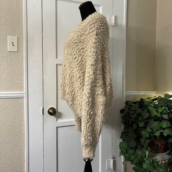 POL Soft Fuzzy White/Ivory Slouchy Oversized Sweater - Picture 8 of 16